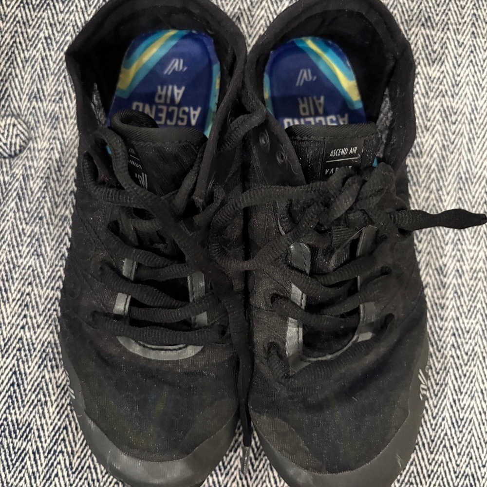 Girls size 3 youth cheer shoes